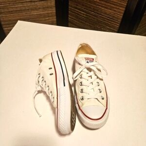 Converse Chuck Taylor All Star Sneaker in Optical White Size 6.5 Women's